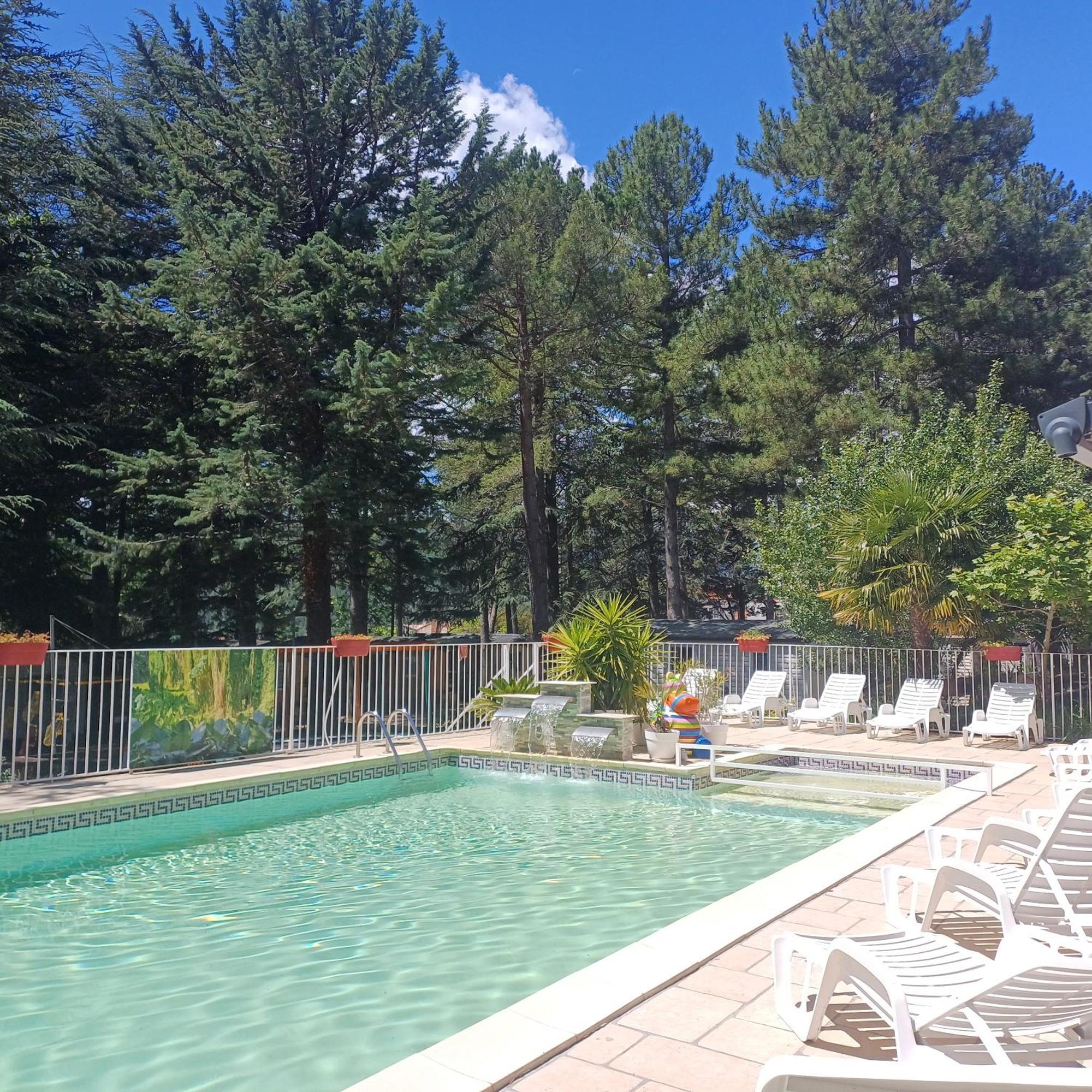 Camping La Source Sournia Dış mekan fotoğraf